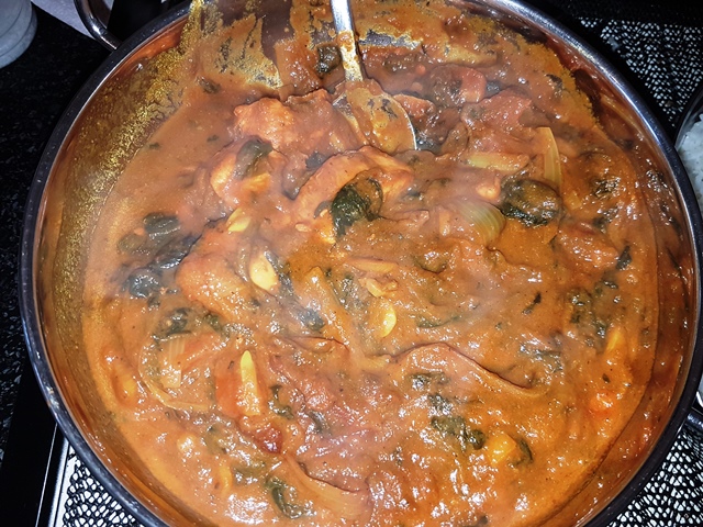 Chicken Garlic Saag  (1).jpg