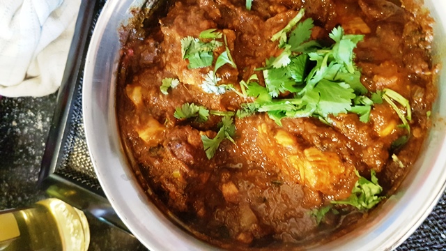 Hari Mirchi Bhuna Gosht  (3).jpg