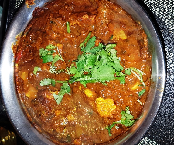 Hari Mirchi Bhuna Gosht  (5).jpg