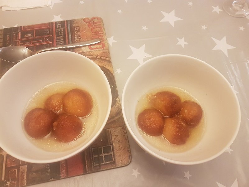 gulab jaman 2.jpg