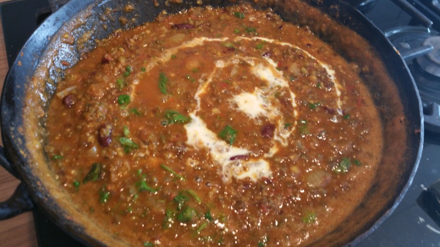 makhani.jpg