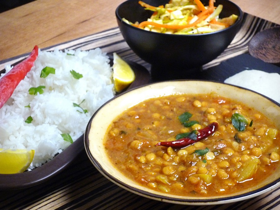 Lauki Chana Dal with anticurry and Idli